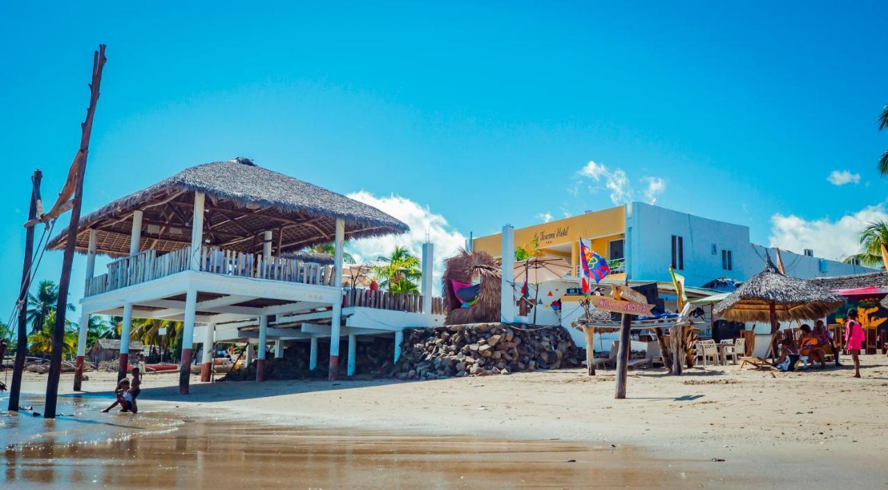 La Fourmi Hotel Nosy-Be Exteriör bild