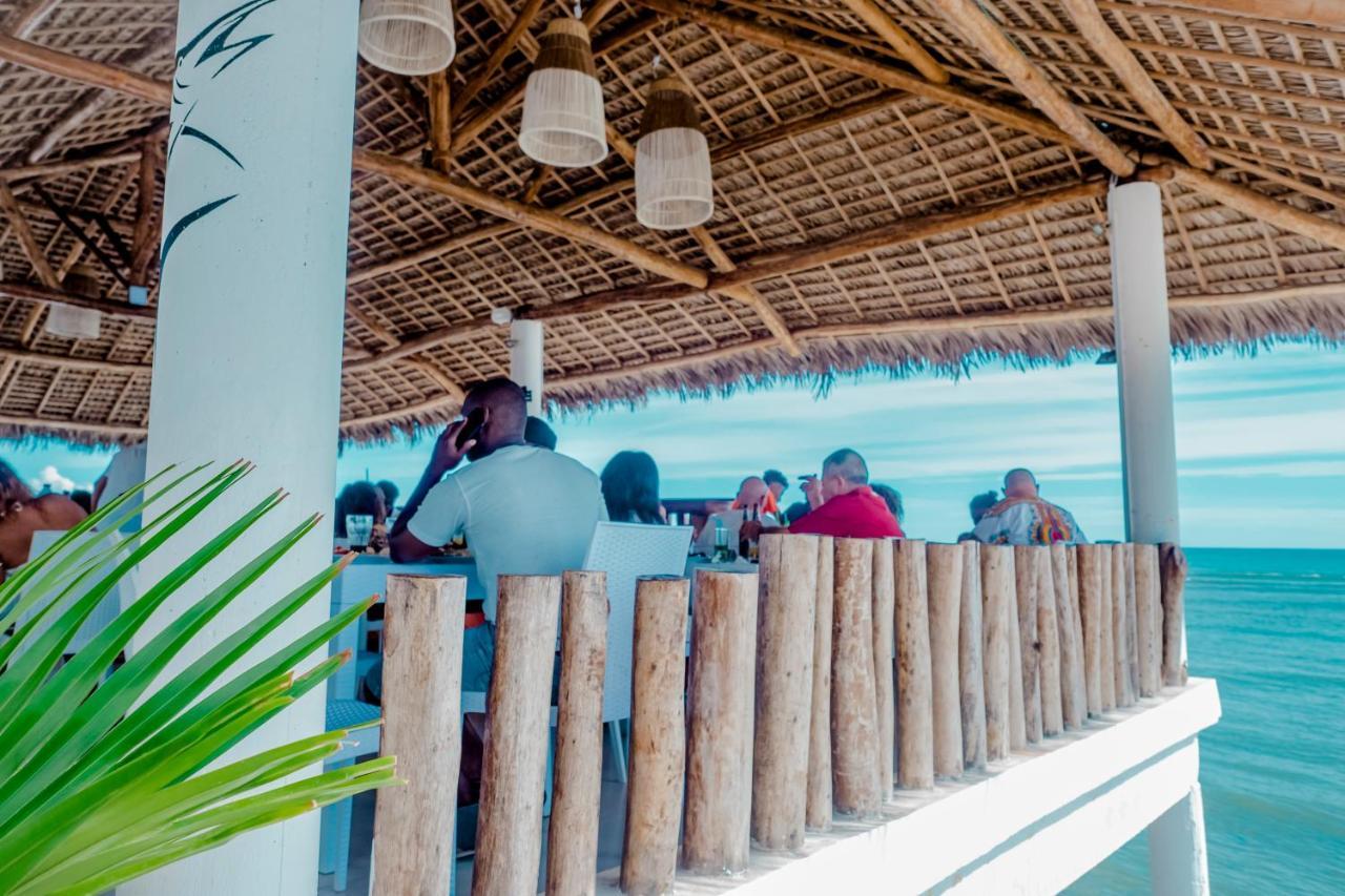 La Fourmi Hotel Nosy-Be Exteriör bild